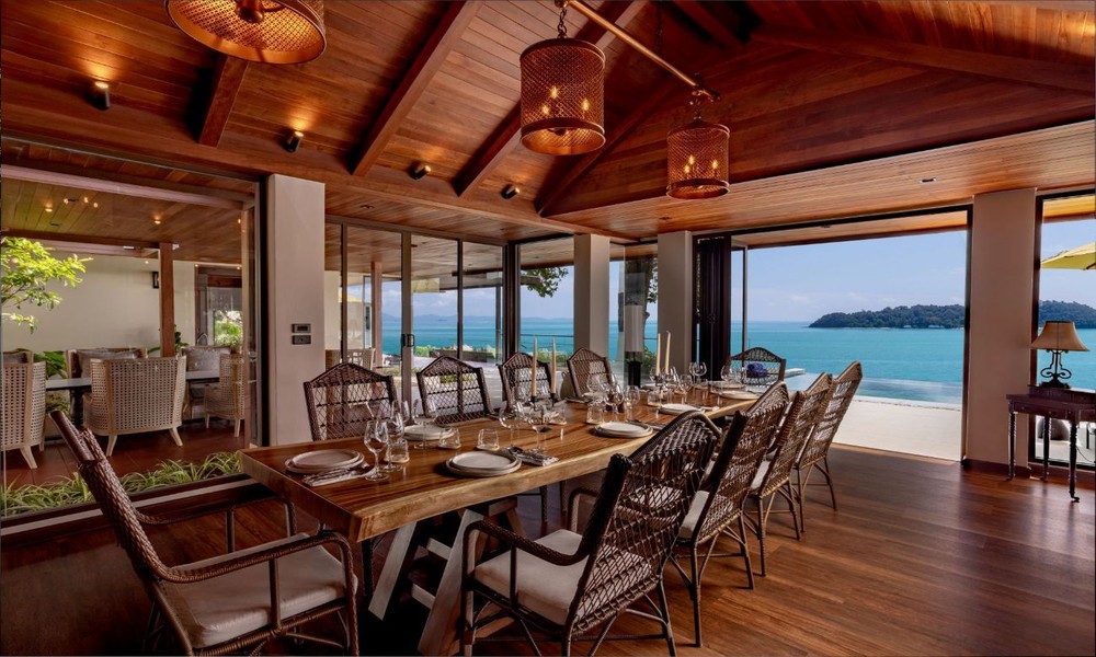 How On-Site Dining Shapes the Resort Experience?